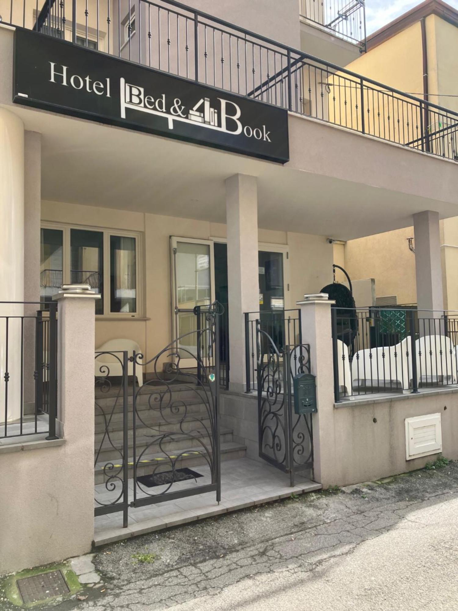 Hotel Bed And Book ริมินี ภายนอก รูปภาพ