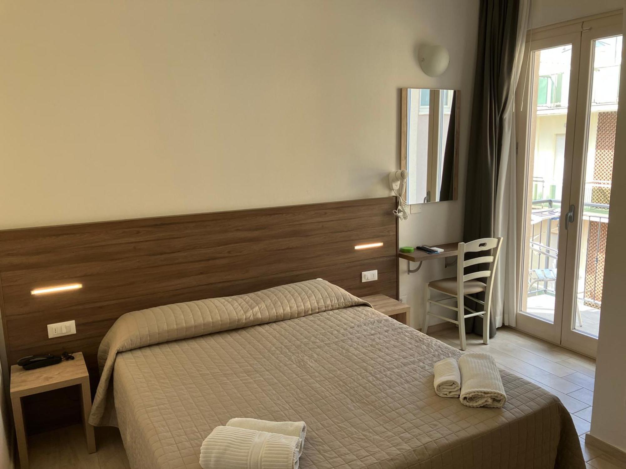 Hotel Bed And Book ริมินี ภายนอก รูปภาพ