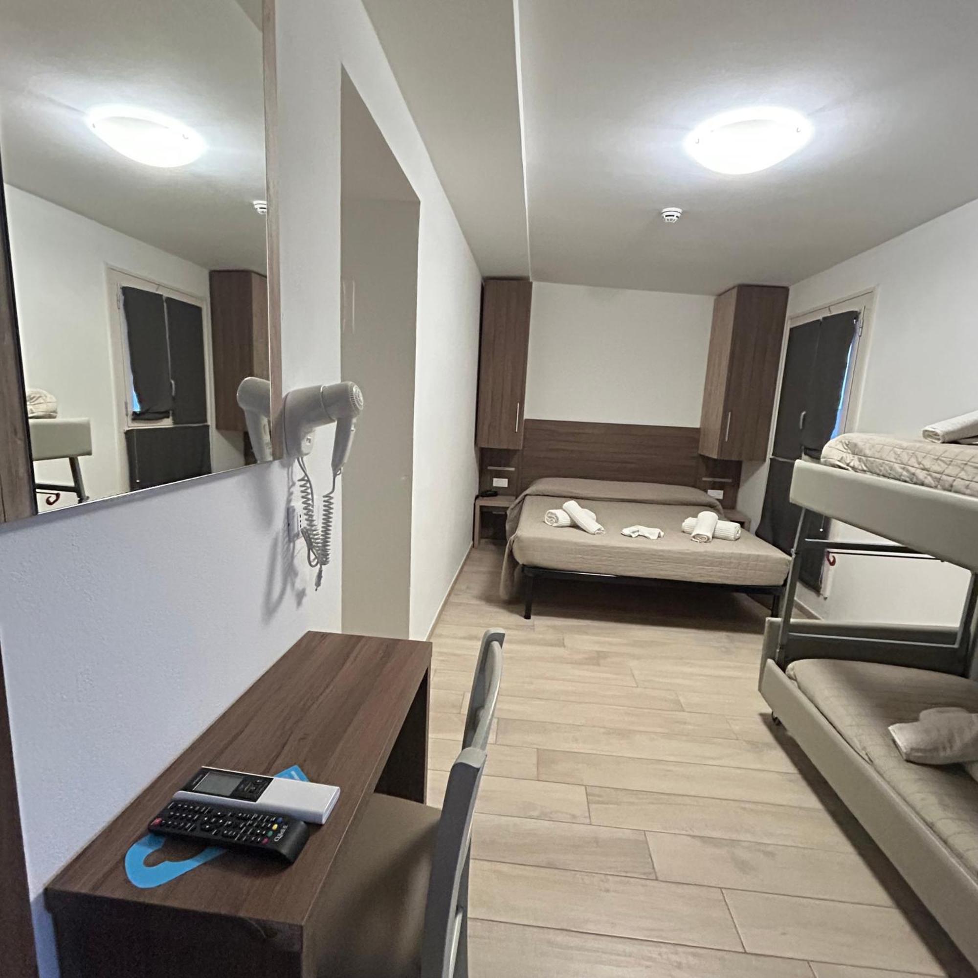 Hotel Bed And Book ริมินี ภายนอก รูปภาพ